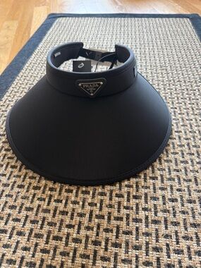 Black Women's Visor with Triangle Logo Plaque